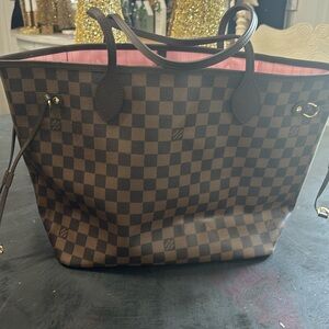 Never full tote
MM size